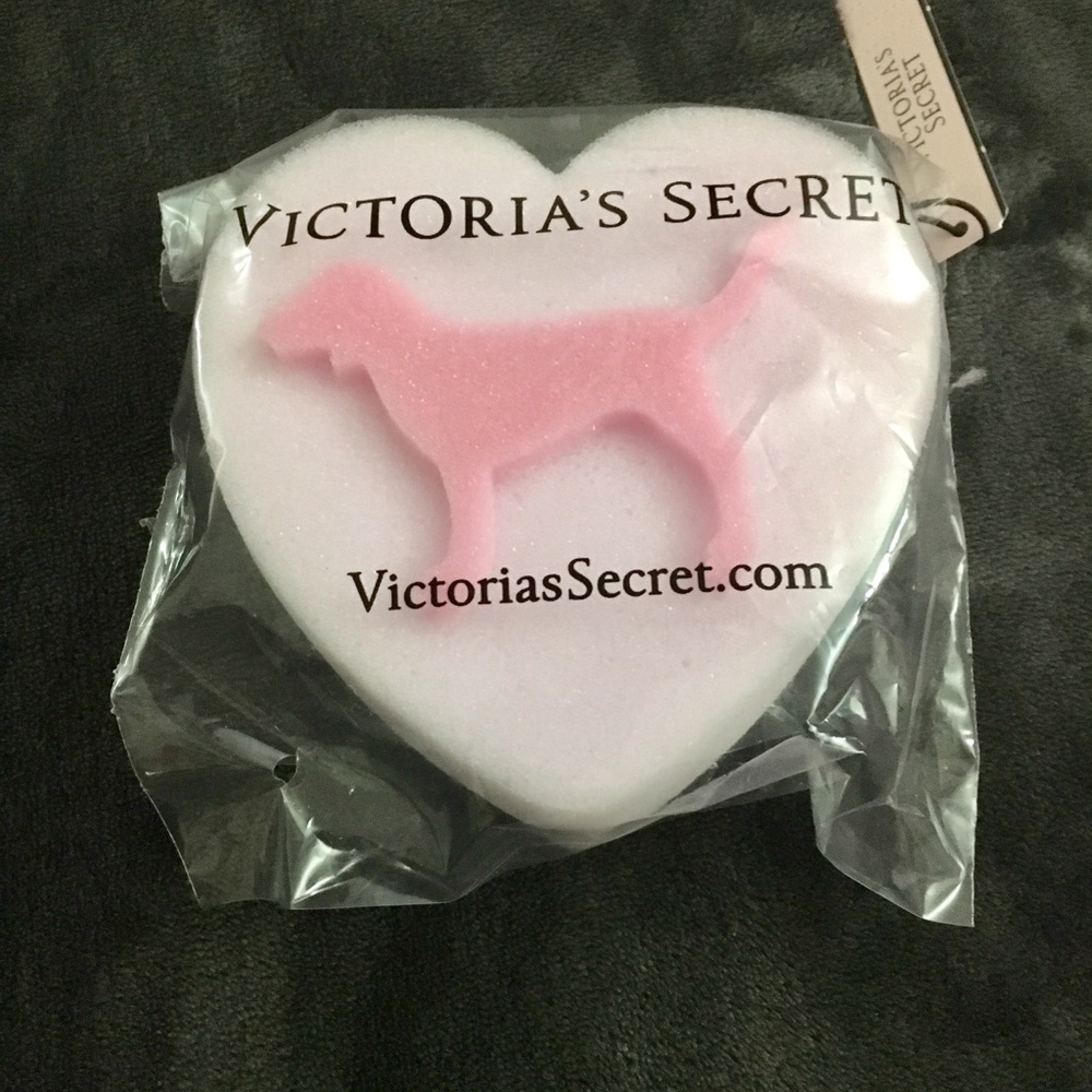 NWT VS PINK BATH SPONGE